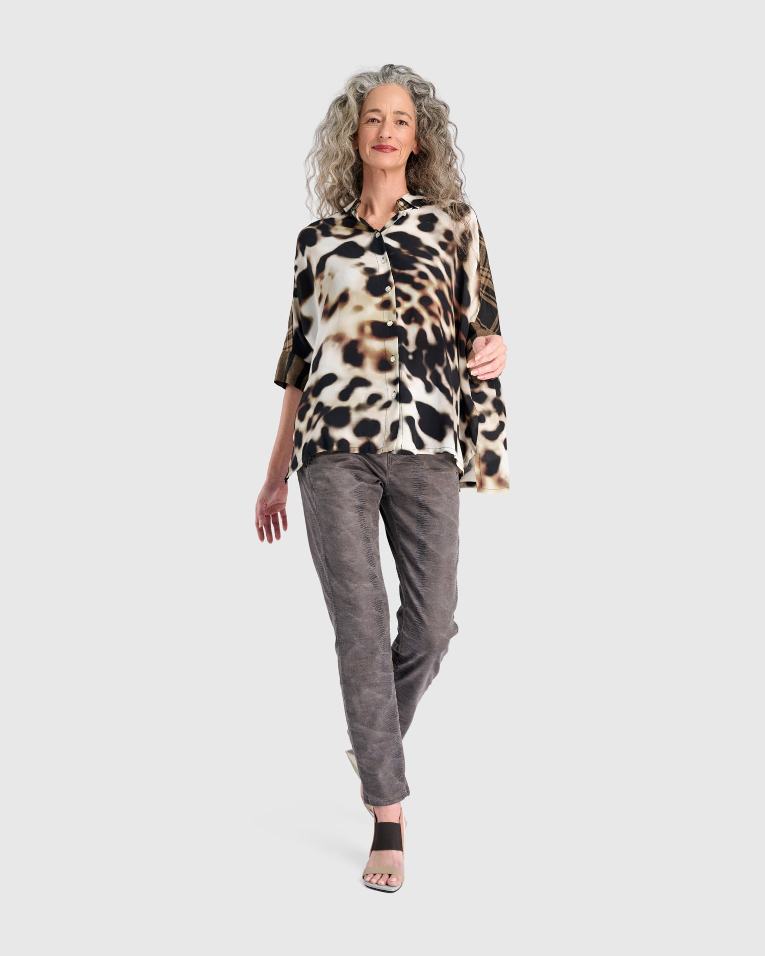 alembika-fawn-camp-shirt-bluse-in-leopard image 3