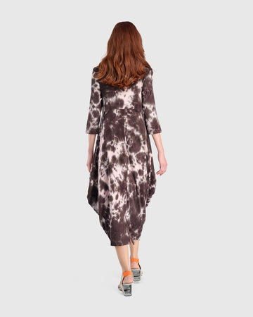 alembika-homebound-button-dress-braun-pink-tie-dye image 5