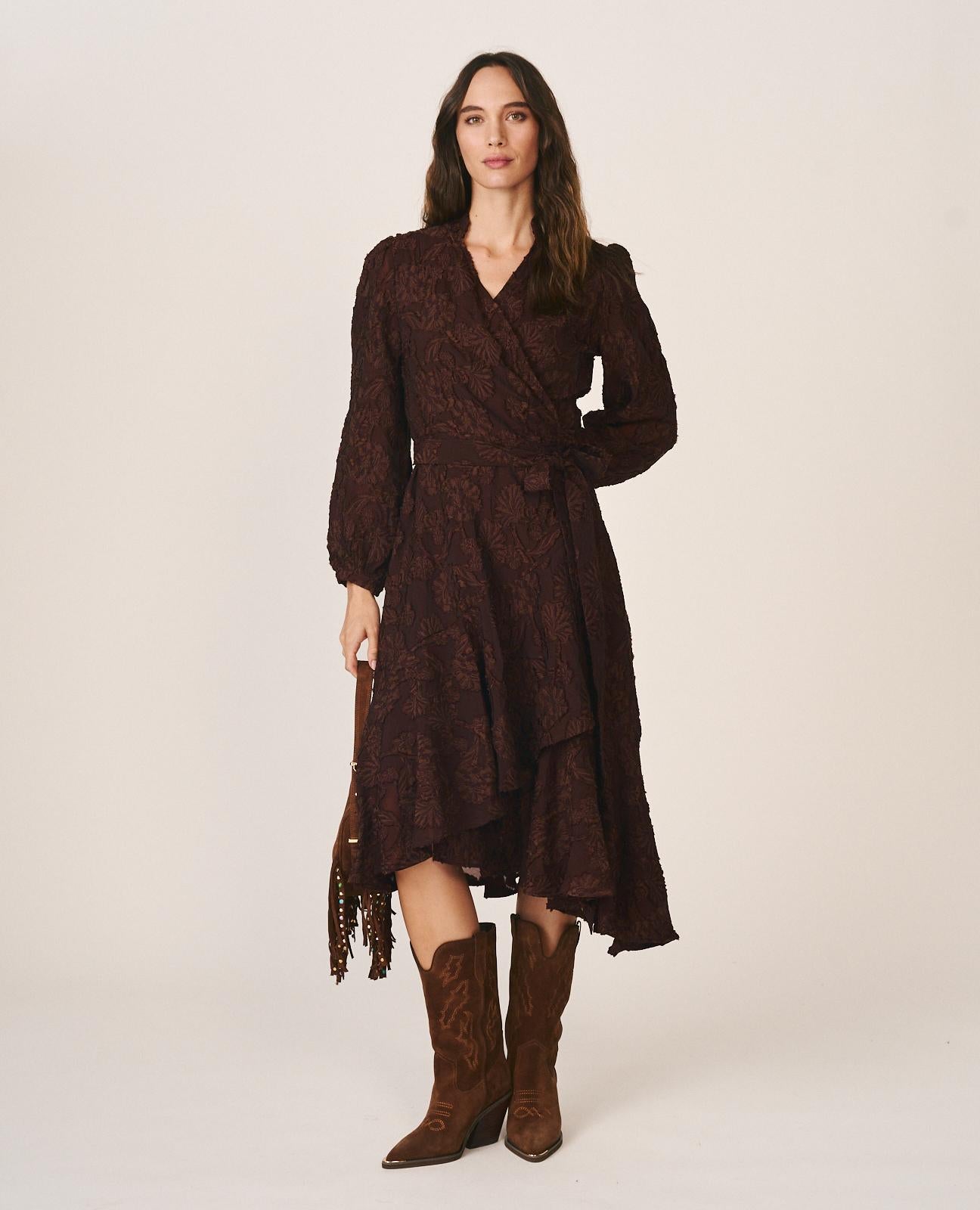 alma-en-pena-floral-fil-coup-midi-kleid-lila-wickeloptik image 3