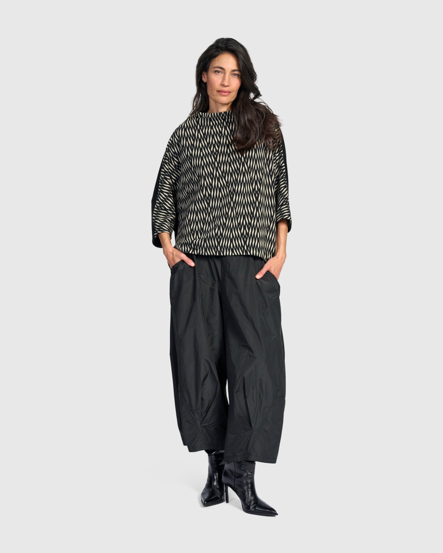 alembika-vertex-funnel-pullover-top-zebra image 6