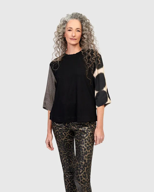 alembika-sariah-pullover-tee-serene image 1