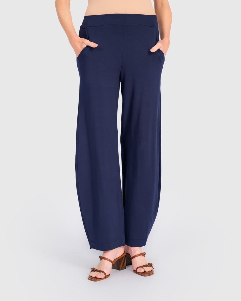 alembika-essential-flow-pants-navy-jerseyhose-dunkelblau image 1