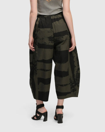 alembika-urban-origami-barrel-pants-khaki image 5