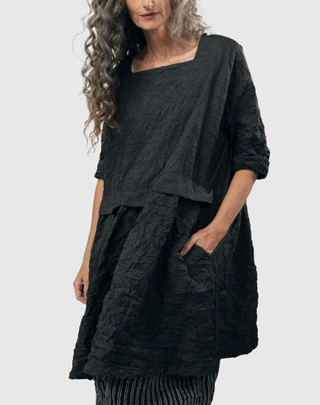 alembika-urban-haven-pinstripe-crinkle-kleid-charcoal image 3