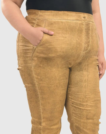alembika-leo-iconic-stretch-jeans-honey-1x-3x image 5