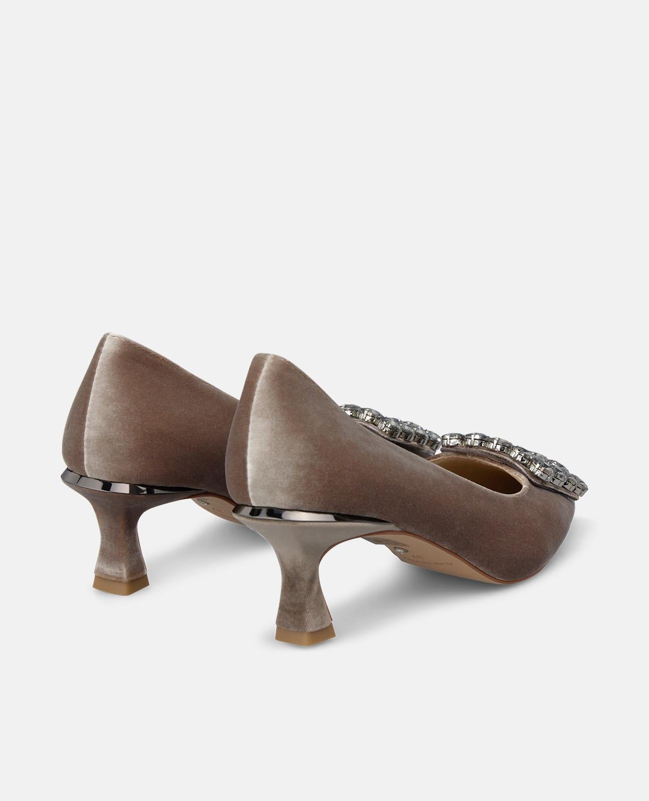 alma-en-pena-samt-pumps-vis-n-6-cm-trichterabsatz-mit-schmuck image 3