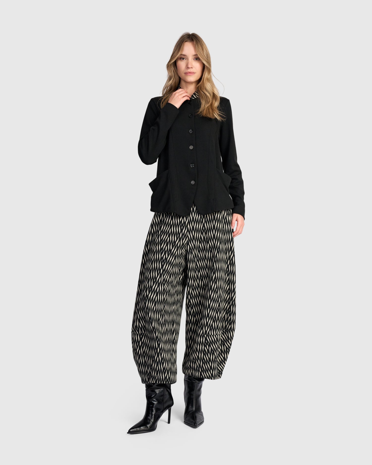 alembika-catalyst-blazer-schwarz-double-knit image 7