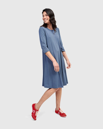 alembika-essential-relaxed-kleid-blue-mist image 4