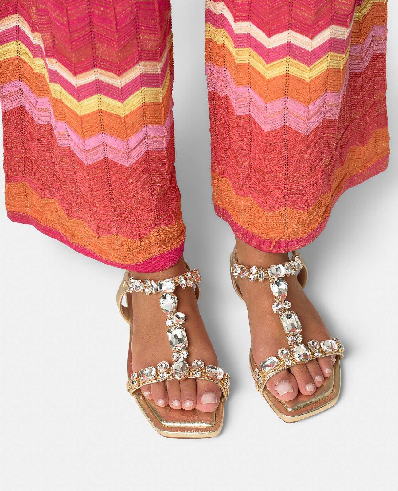 alma-en-pena-flache-sandalen-gold-metallic-mit-strass-t-riemen image 5