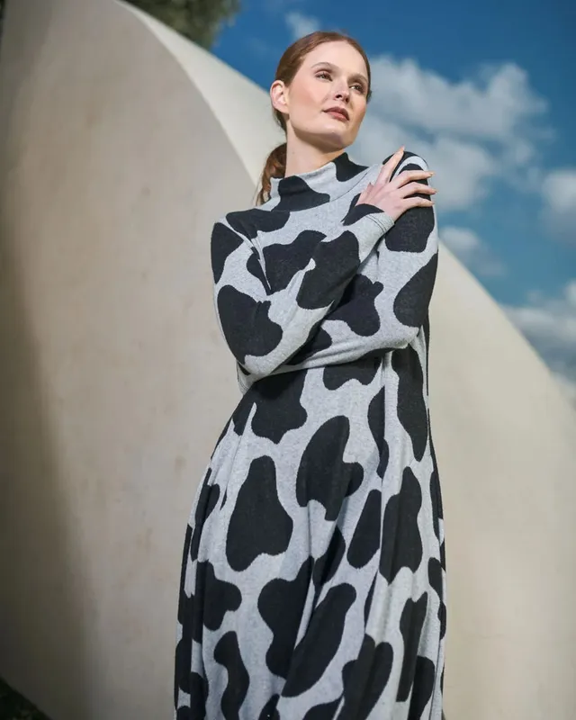 alembika-urban-drea-turtleneck-dress-clouds-strickkleid-midi image 1