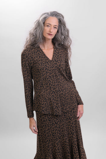 alembika-chiu-v-neck-top-pullover-shirt-brown image 3