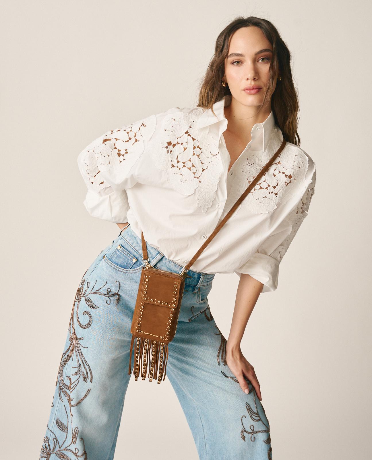 alma-en-pena-natalia-clutch-umh-ngetasche-leder-karamell image 1