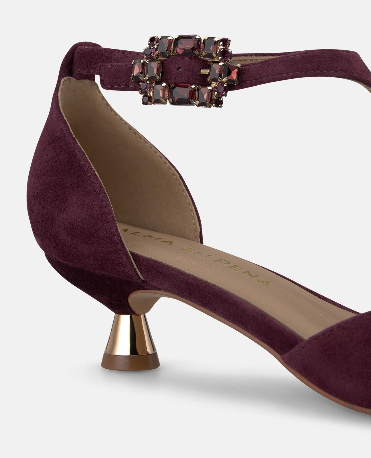alma-en-pena-suede-pumps-bordeaux-mit-schnuller-riemen-4-cm-kitten-heel image 4