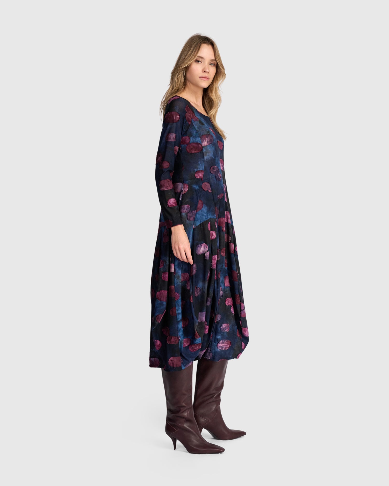 alembika-calliope-crew-cocoon-kleid-midnight-wine image 3