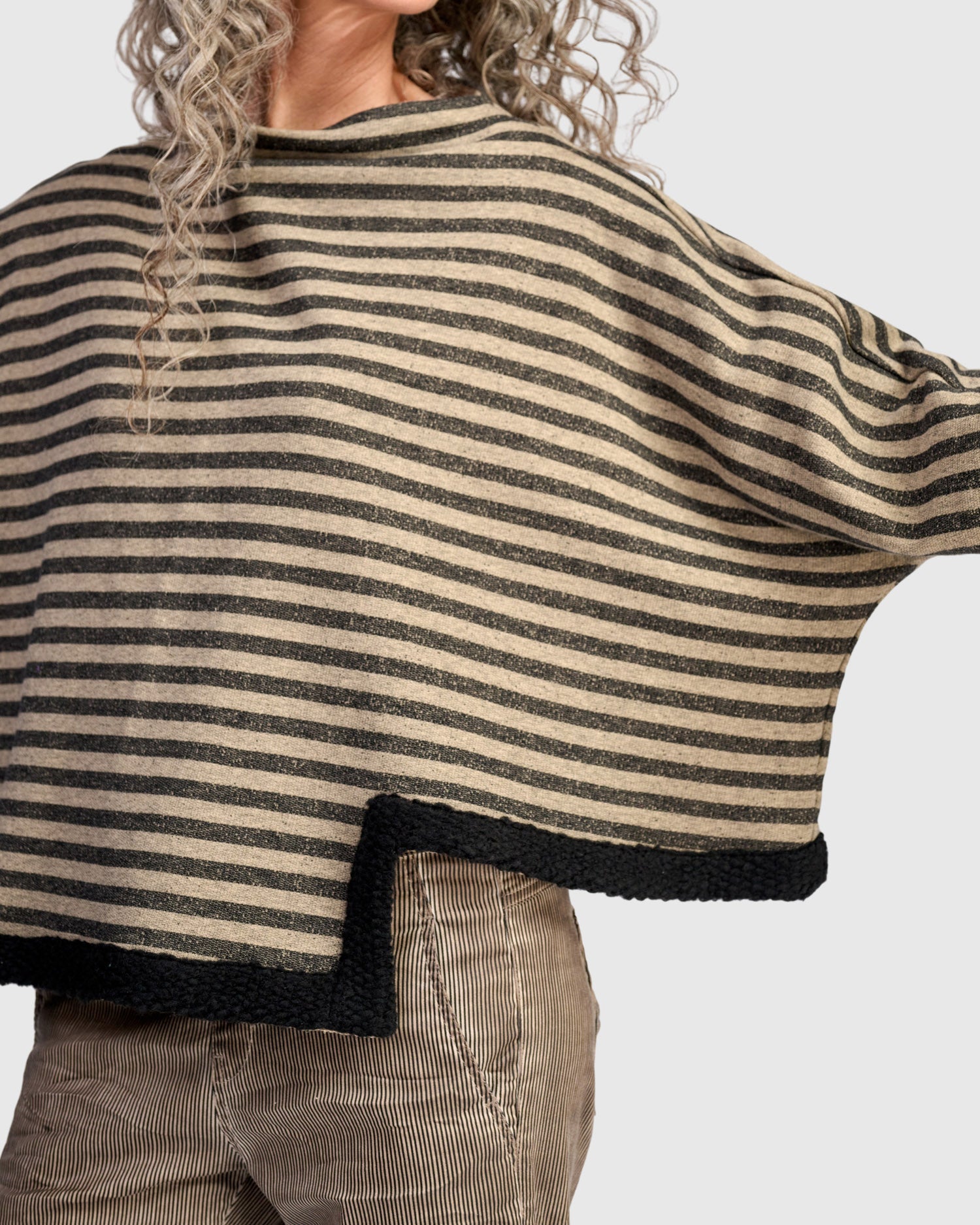 alembika-urban-ulla-pullover-damen-sweatshirt-camel-stripe image 3