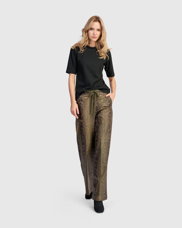 alembika-essential-mockneck-tee-schwarz-damen-shirt-halbarm image 6