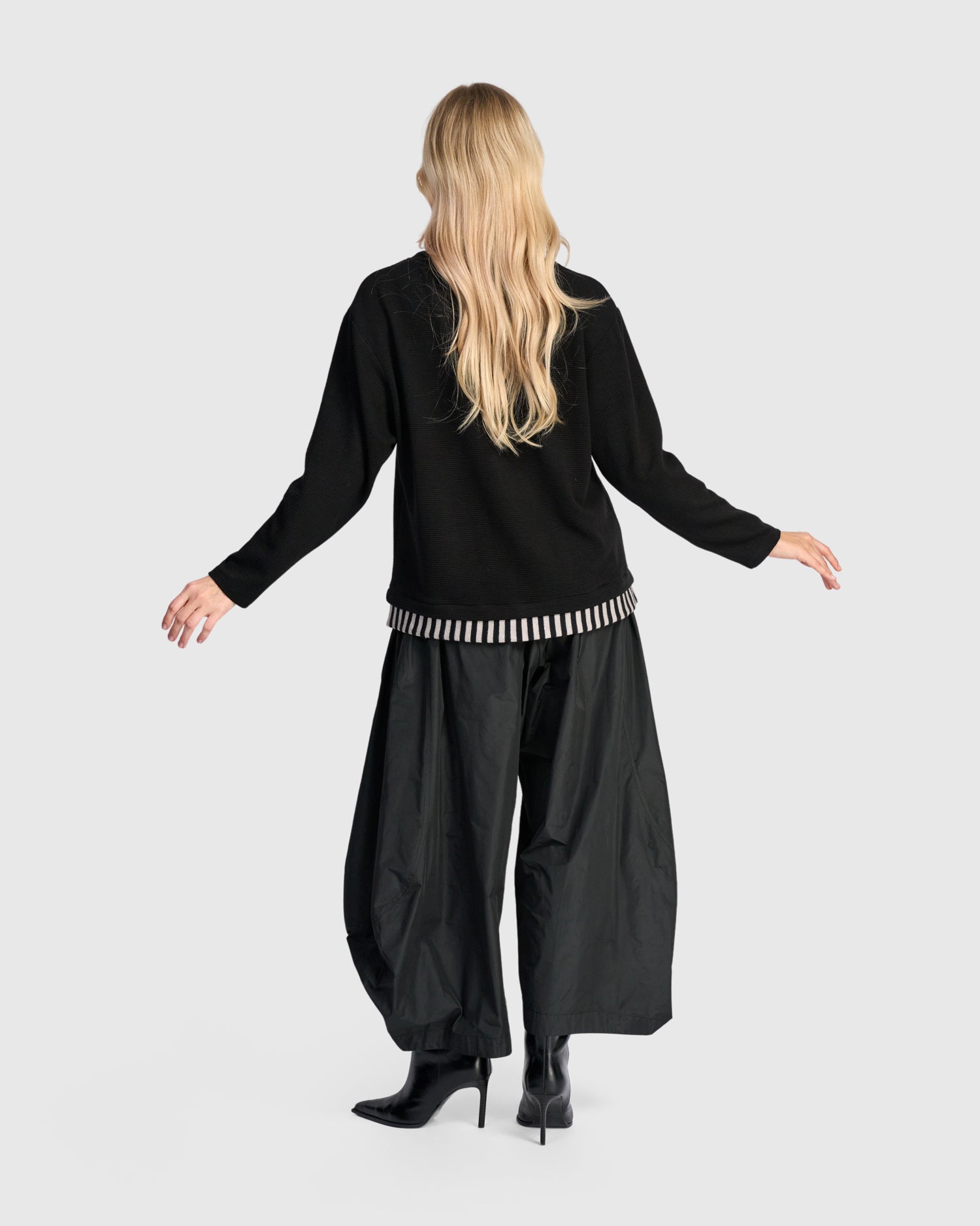 alembika-urban-borderline-top-black-mix image 4