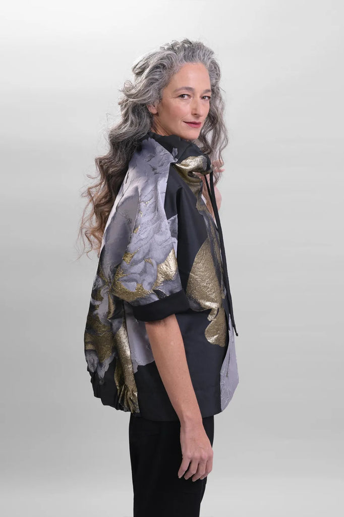 alembika-peony-anorak-top-gold-blusen-layer image 1