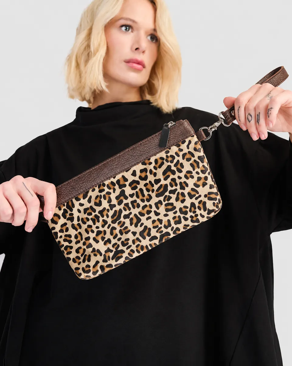 alembika-petite-wristlet-clutch-cheetah-echtleder image 1