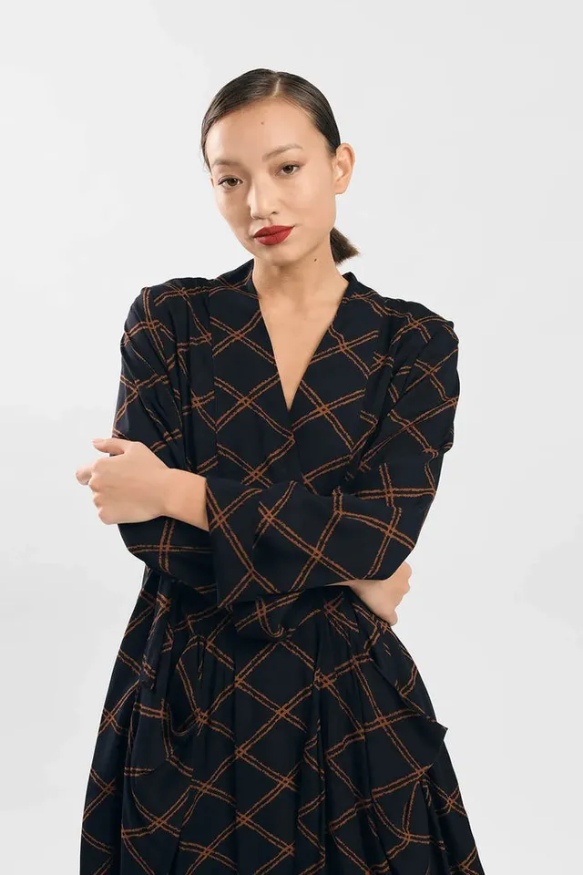 alembika-moda-kleid-squares-damen image 1