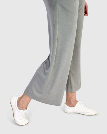 alembika-essential-lounge-hose-saladin-cropped image 6