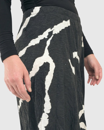 alembika-ice-crinkle-punto-pants-black-stretchhose-mit-print image 3