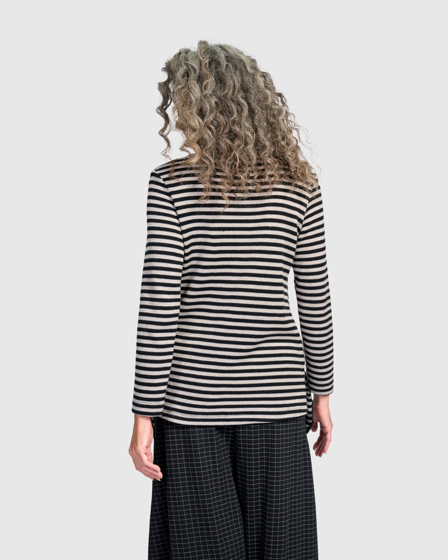 alembika-urban-vik-pockets-turtleneck-schwarz-cloud-streifen image 5