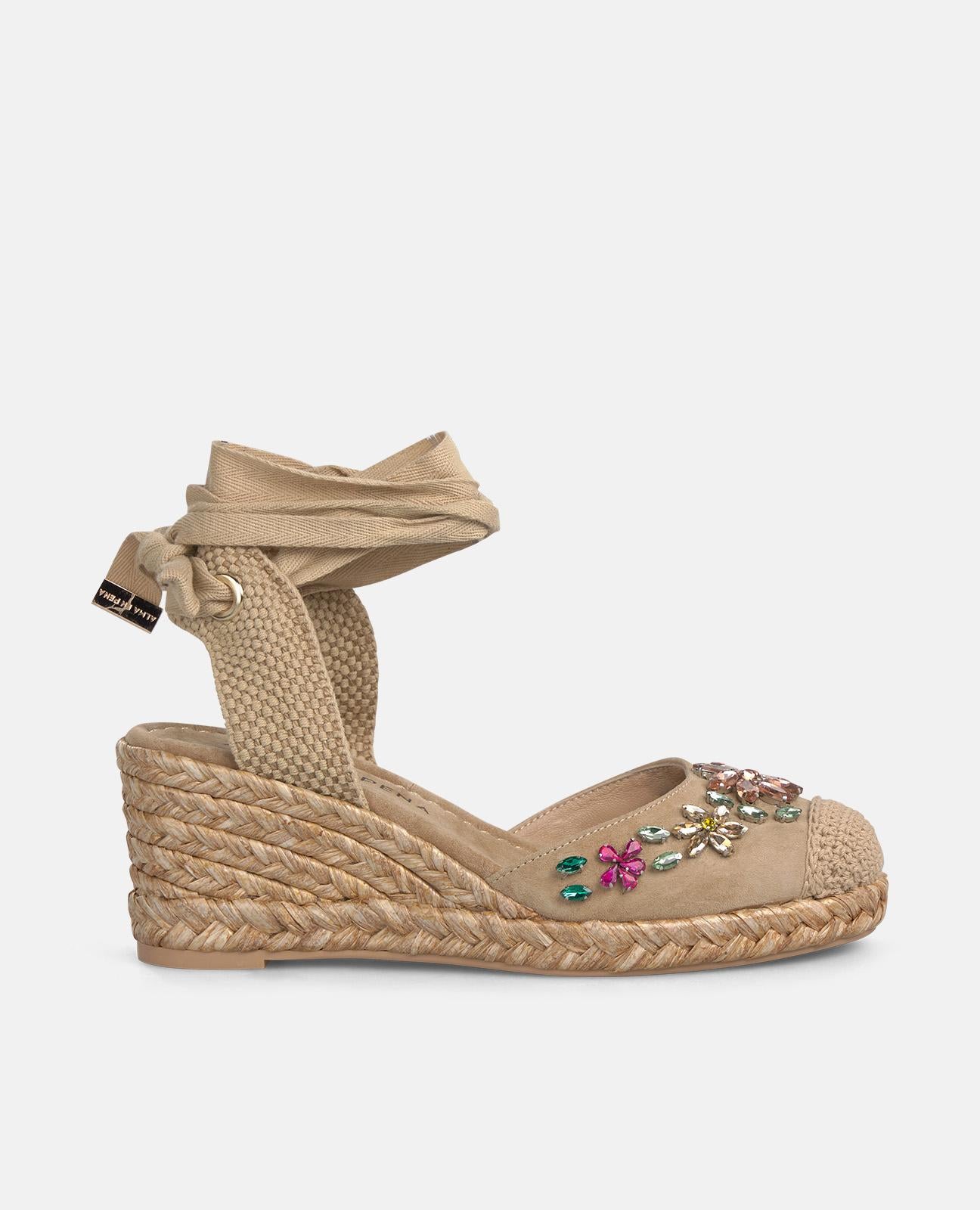 alma-en-pena-esparto-keilsandalette-arena-blumen-6-5-cm image 2