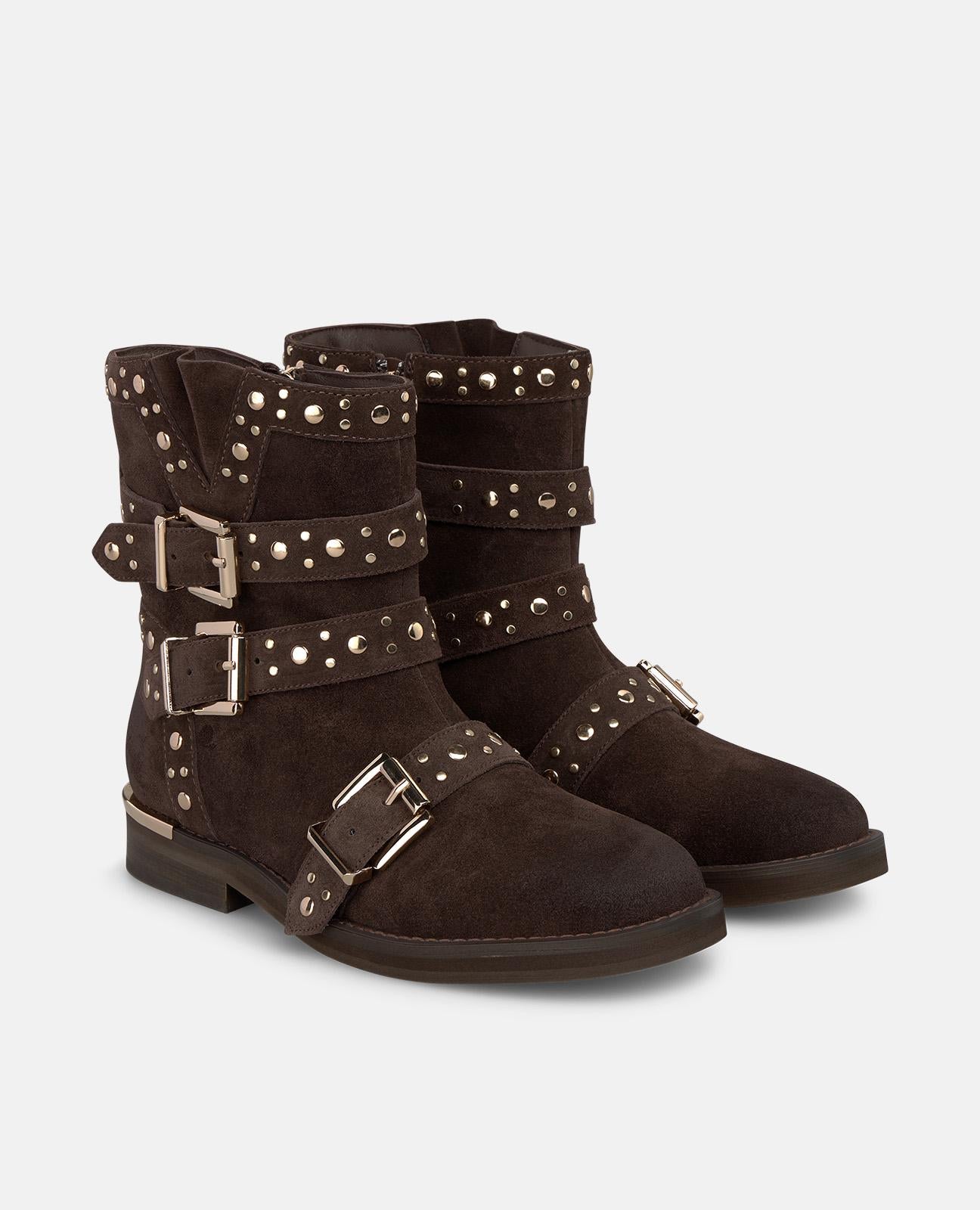 alma-en-pena-suede-boots-with-buckles-and-studs-flache-stiefelette-in-braun image 2