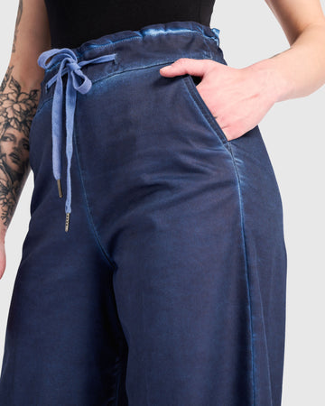 alembika-washed-wide-leg-stretch-jeans-navy image 2