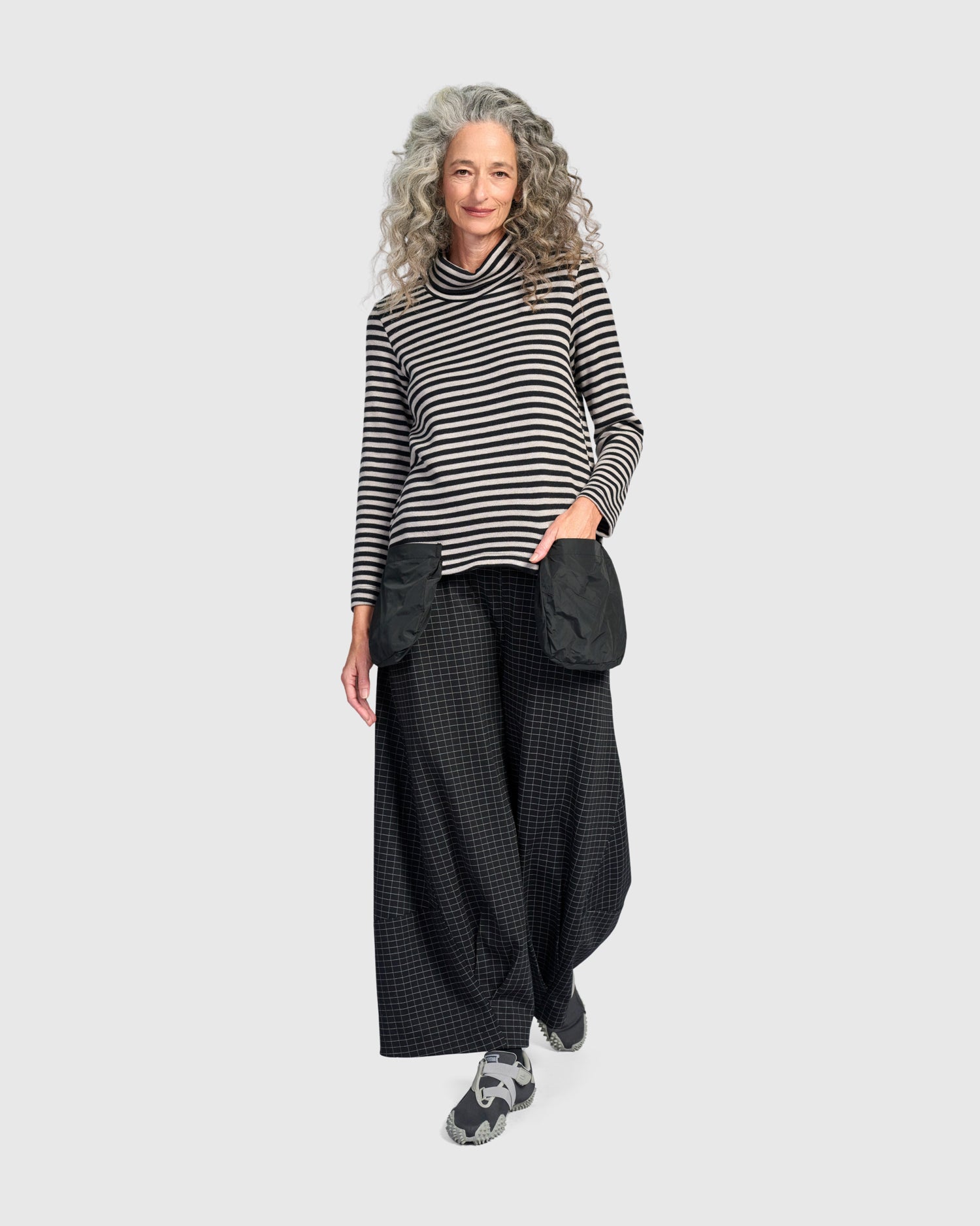alembika-urban-vik-pockets-turtleneck-schwarz-cloud-streifen image 6