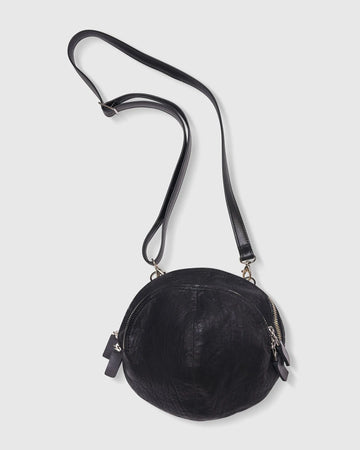 alembika-circle-canteen-bag-runde-ledertasche-schwarz image 5