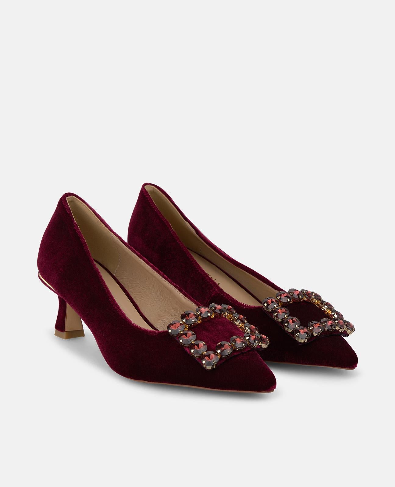 alma-en-pena-samt-pumps-bordeaux-schmuck-schnalle-6-cm image 2