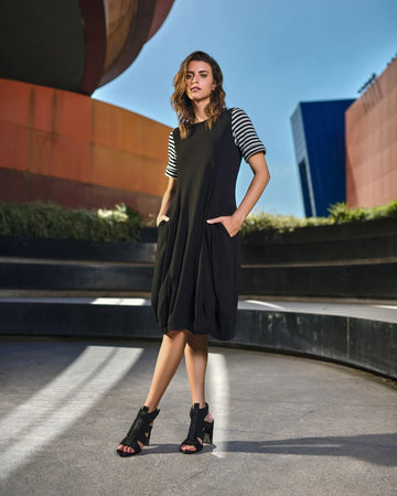 alembika-urban-daytime-cocoon-kleid-stripes image 8