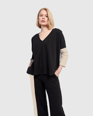 alembika-sadie-boxy-top-creme-v-ausschnitt-dreiviertelarm image 2