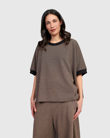 alembika-yetta-rounded-top-chocolate-boxy-jacquard-oberteil image 6