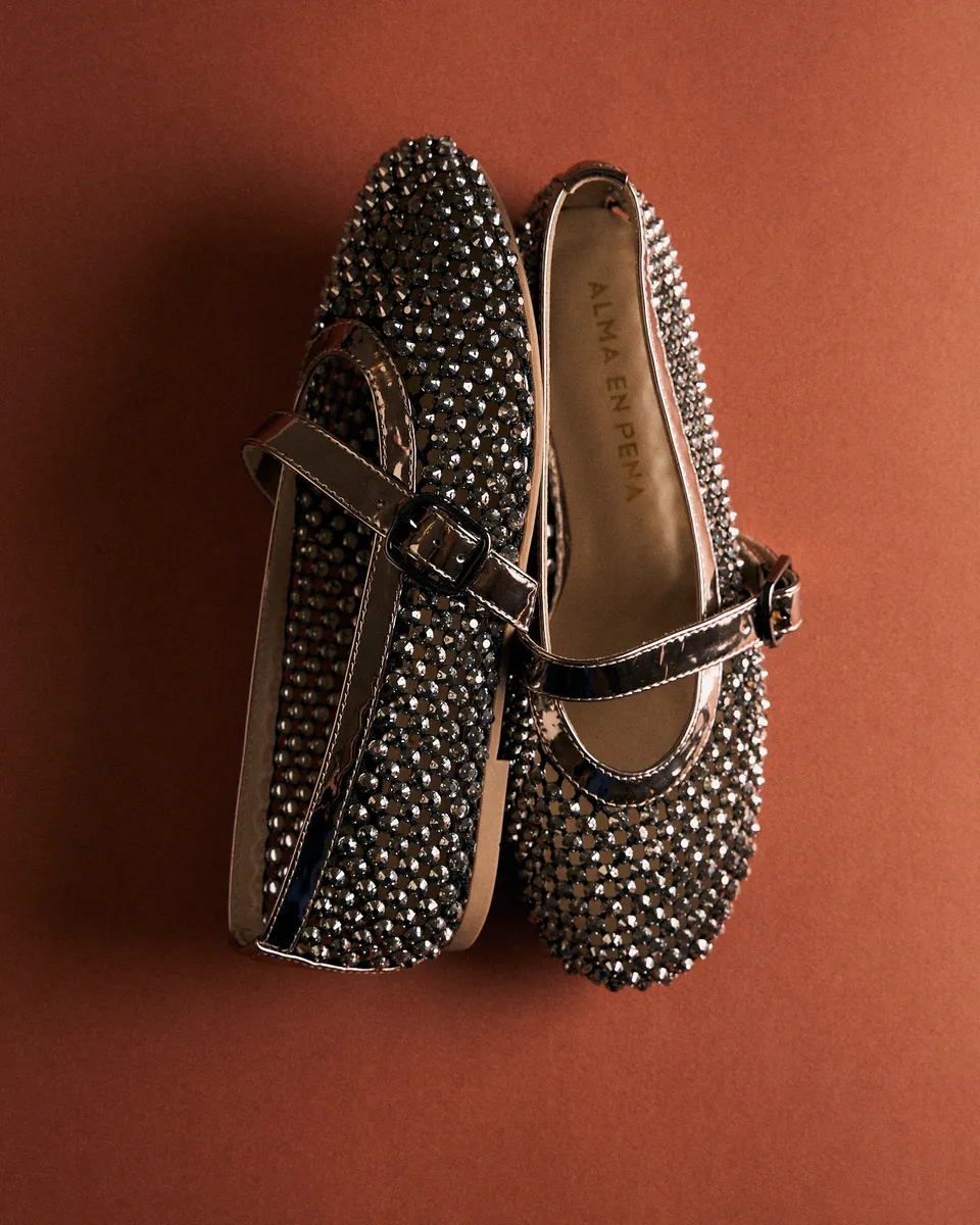 alma-en-pena-ballerina-silber-metallic-spangen-ballerina-mit-schnalle image 1