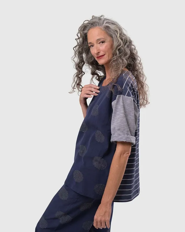 alembika-serendipity-tee-navy-3-4-arm-shirt image 1