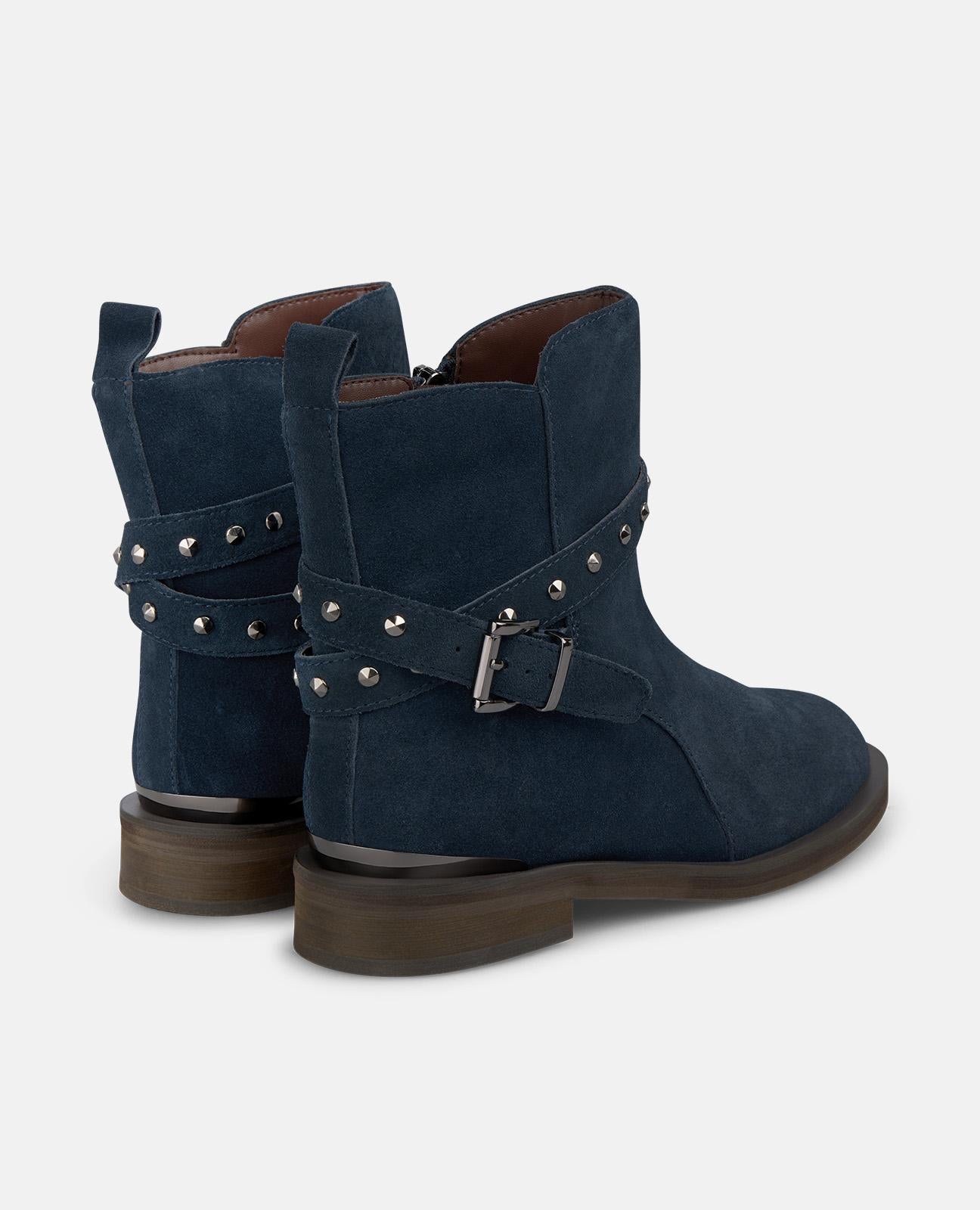 alma-en-pena-flat-ankle-boot-with-studs-flache-stiefelette-in-navy-3-cm image 3