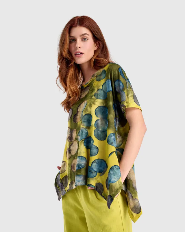 alembika-wild-winds-flounce-tee-gold-ocean-dots image 1
