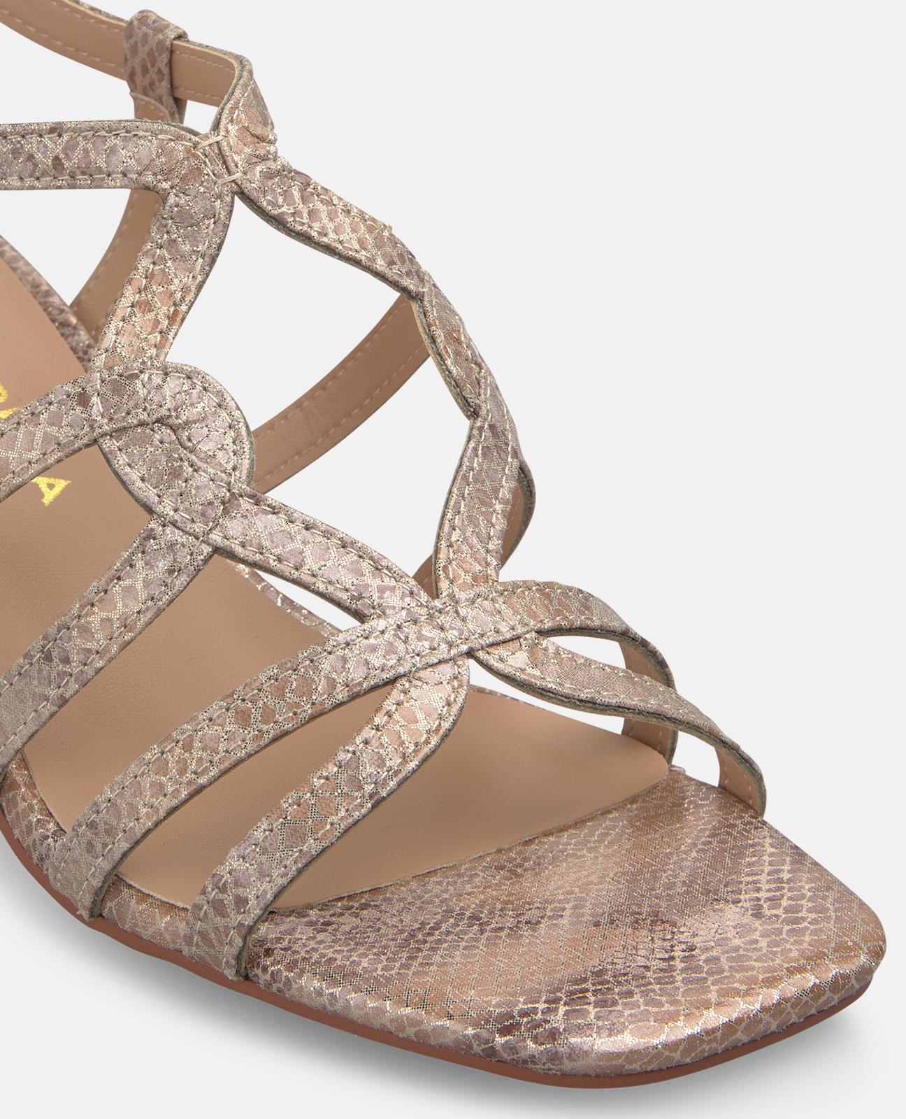 alma-en-pena-riemchensandalette-mit-strass-und-blockabsatz-in-camel image 4