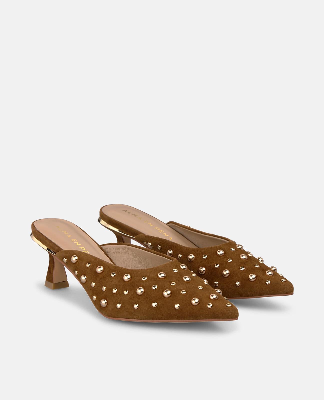 alma-en-pena-mule-mit-offener-kappe-camel-wildleder-nieten-6-cm image 2
