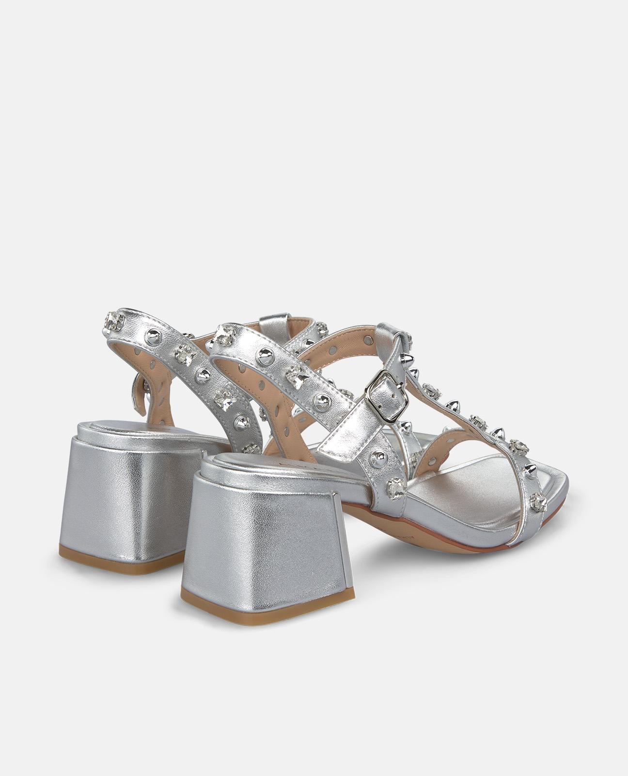 alma-en-pena-metallic-sandale-mit-strass-silber-6-cm-absatz image 3