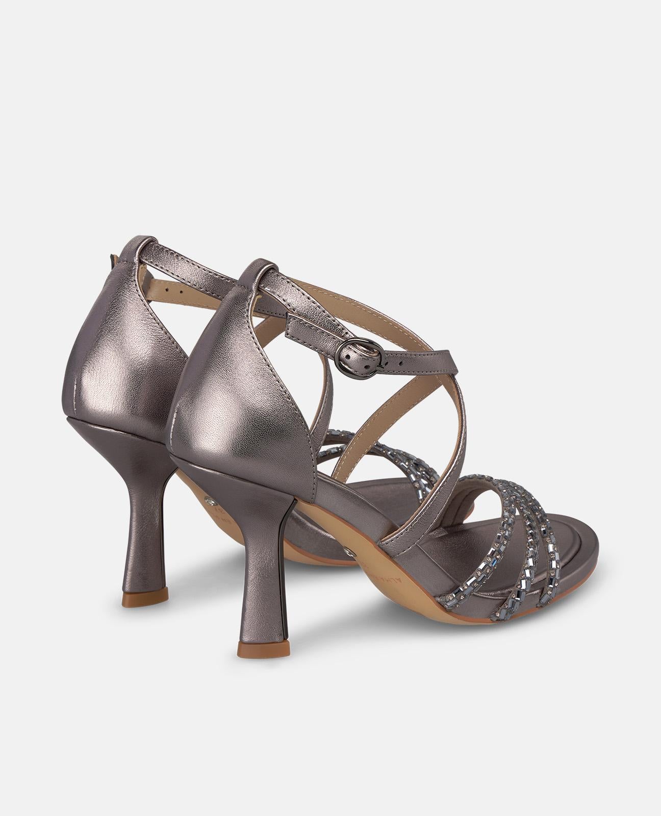 alma-en-pena-leder-sandale-metallic-mit-strass-und-kn-chelriemen-8-cm-absatz image 3