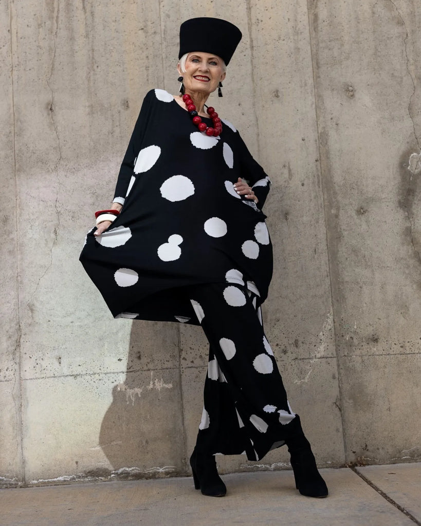 alembika-spot-cocoon-top-black-jersey-tunika-mit-taschen image 1