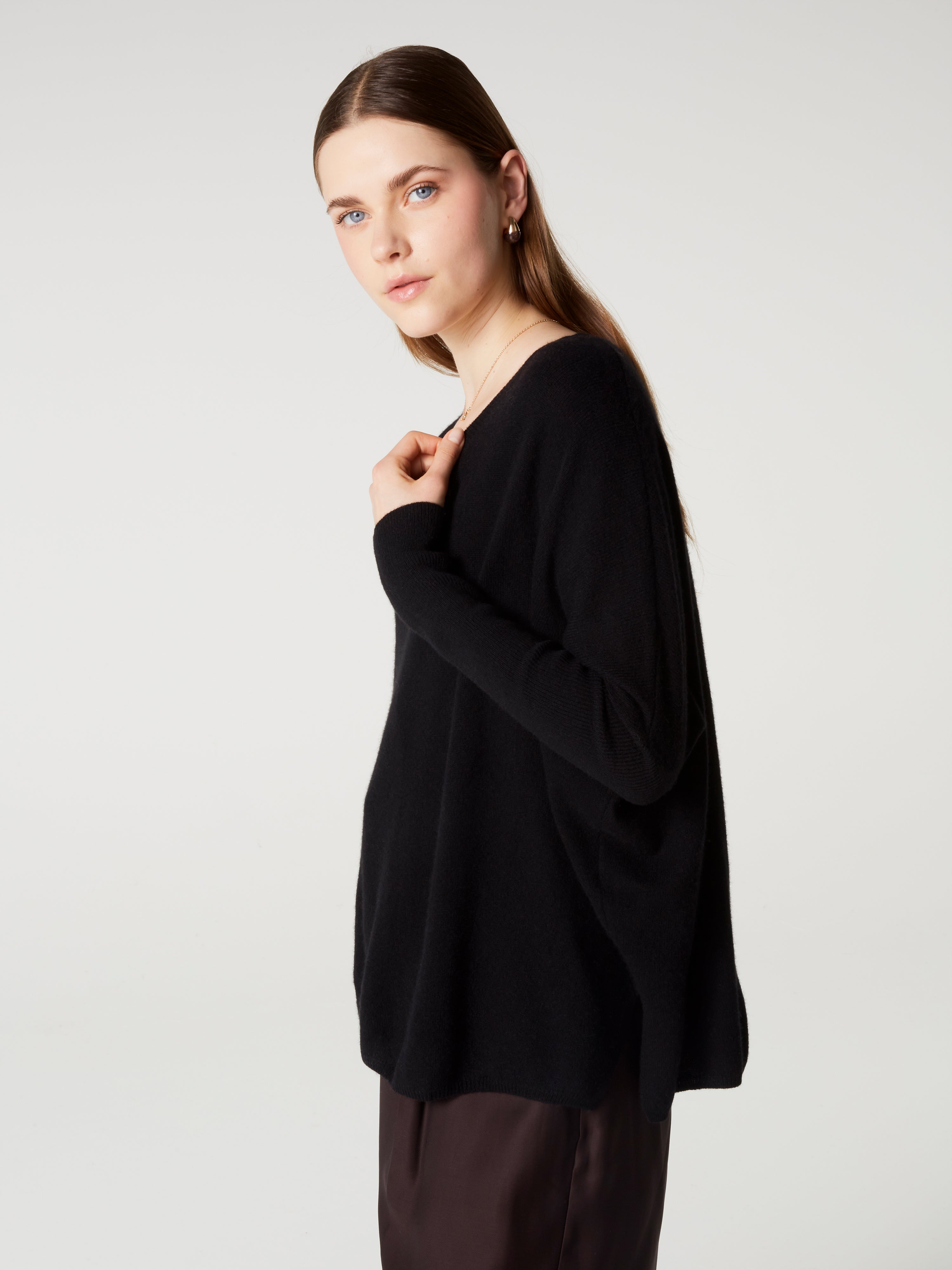 absolut-camille-damen-kaschmir-pull-poncho-mit-v-ausschnitt-schwarz image 3