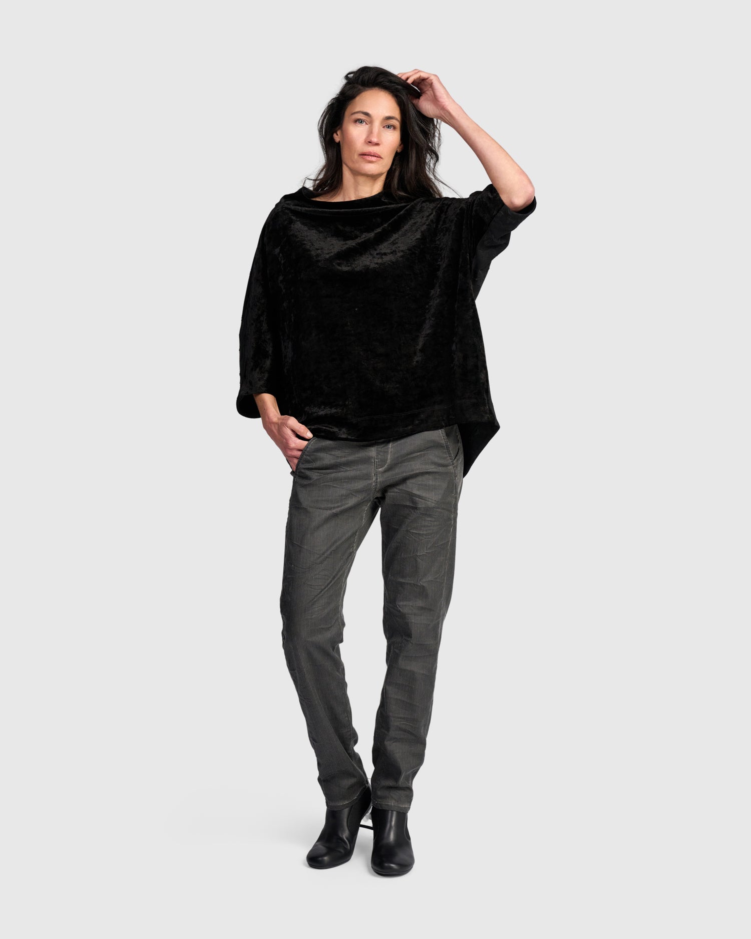 alembika-aster-funnel-pullover-top-black-flora image 6