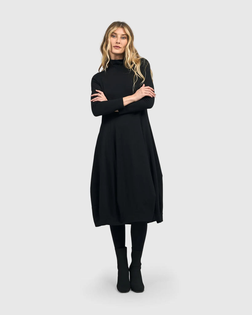 alembika-essential-turtleneck-cocoon-dress-black-midikleid image 1