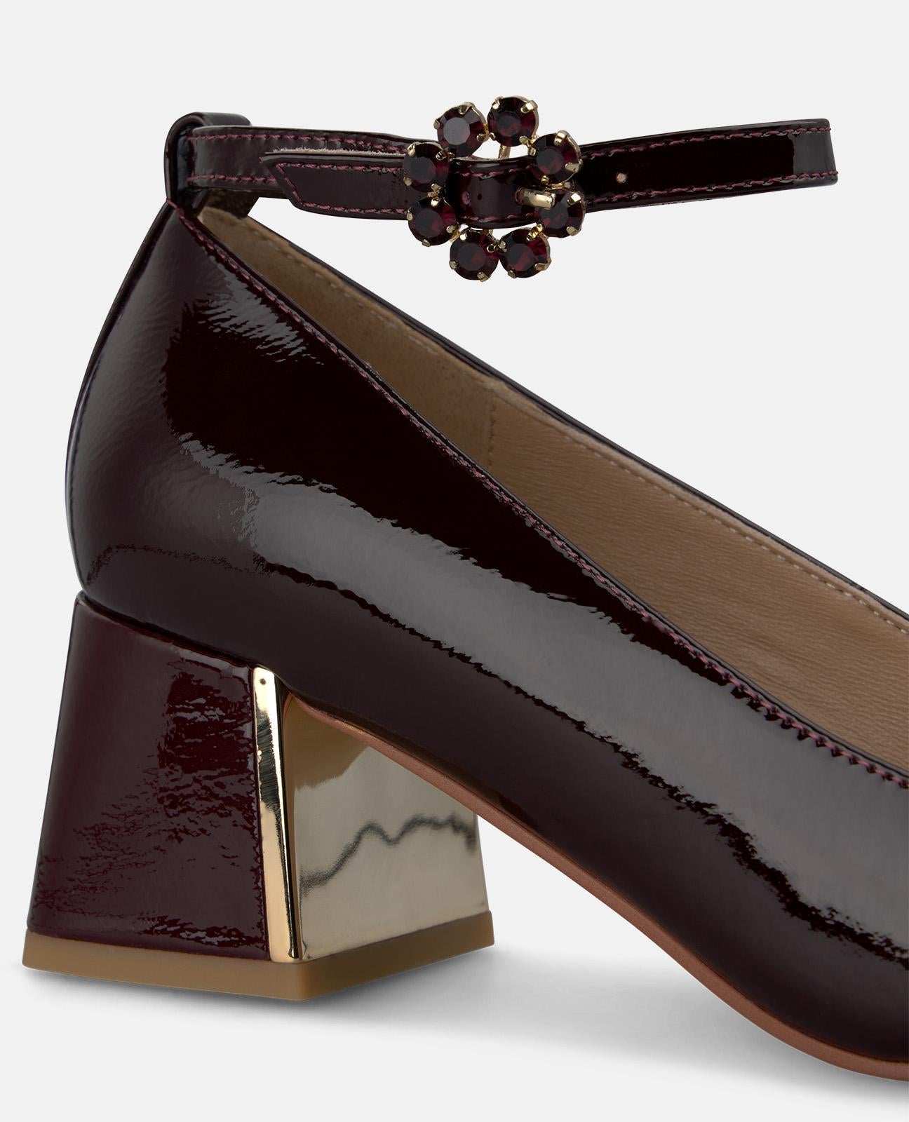 alma-en-pena-lack-pumps-bordeaux-5-5-cm-blockabsatz image 4