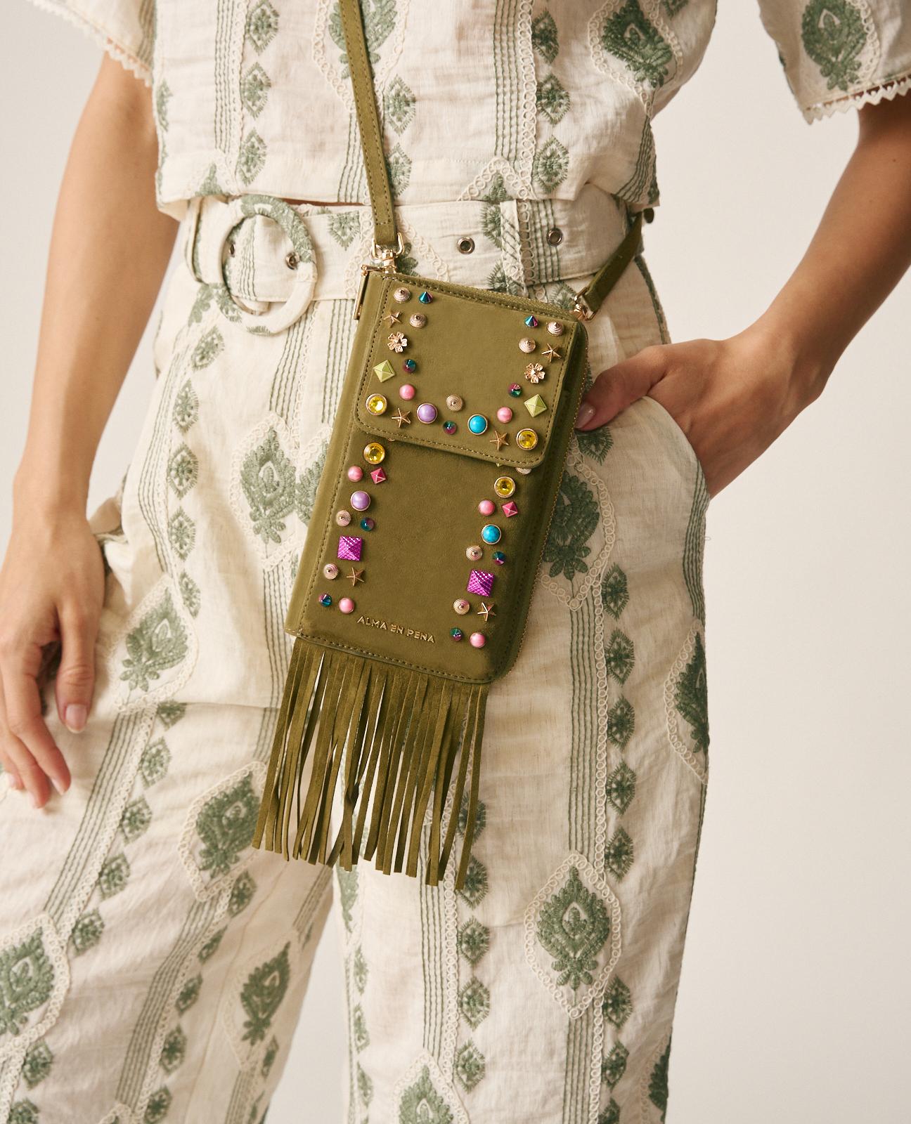 alma-en-pena-natalia-strass-clutch-kaki-leder-umh-ngetasche image 3
